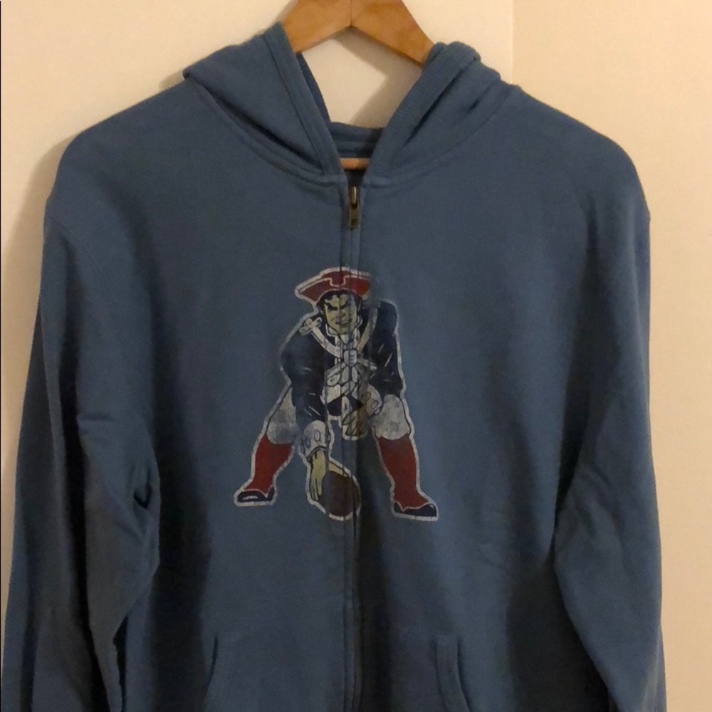New England Patriots Men’s Retro Sweatshirt